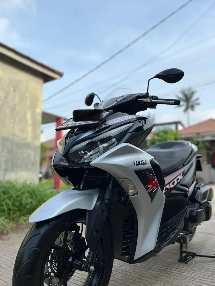 AEROX 155 NEW HITAM SILVER