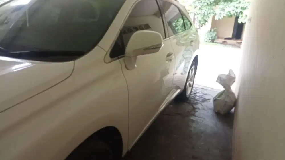 Langka, Mobil Lexus good condition