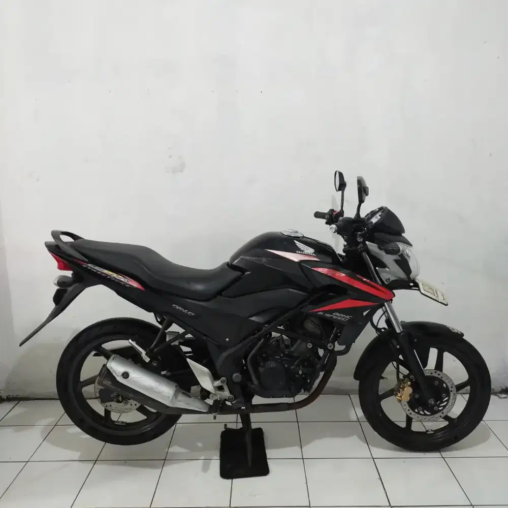Honda CB150R 2014 Orisinil Mesin Cakep Bagus Lengkap