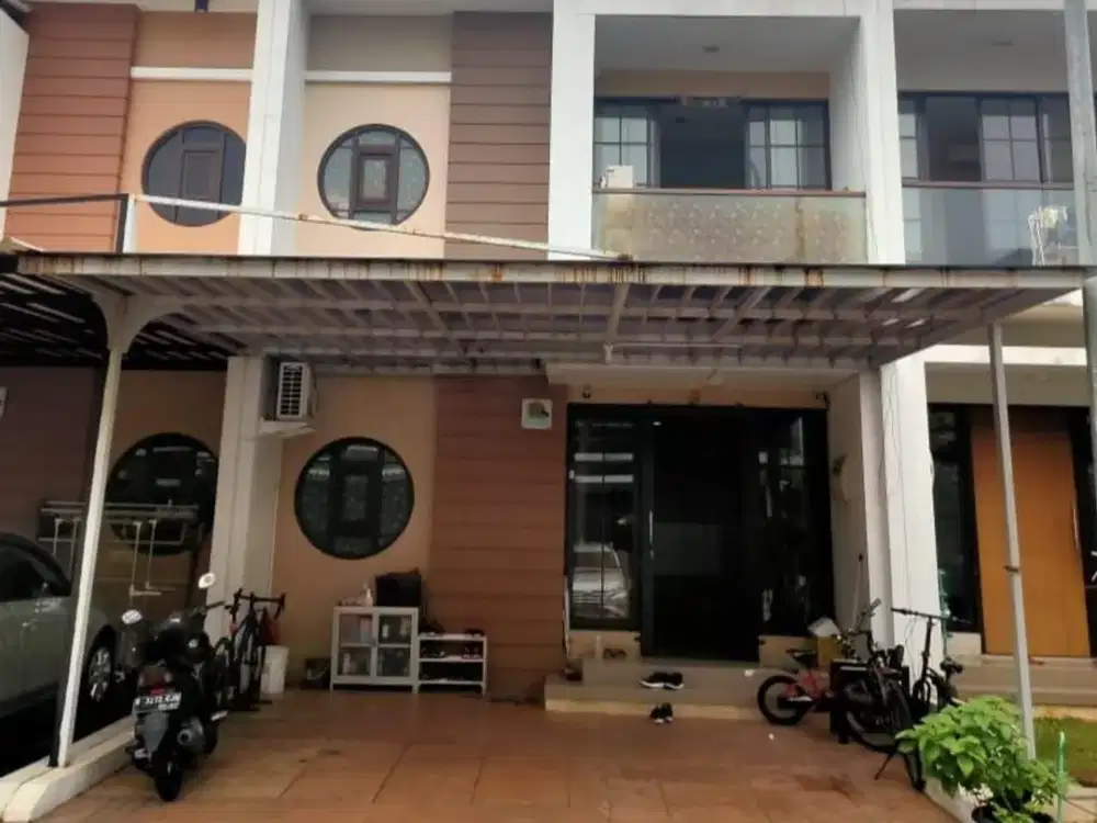 Rumah 2 Lantai Siap Huni di Green Lake City Cluster Asia Sudah Renovasi