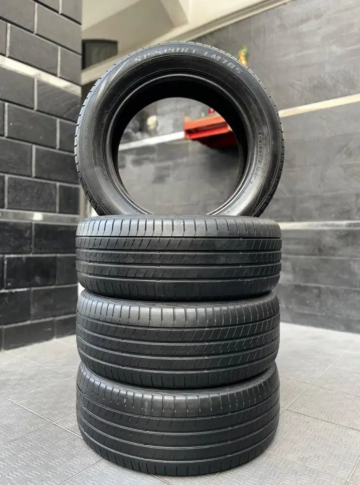 235 55 18 Dunlop LM705 Innova Reborn Harrier Zenix Venturer RX270 85%