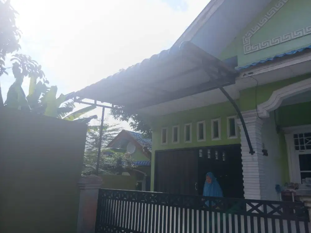 Dijual rumah siap huni yang berada di dalam gang