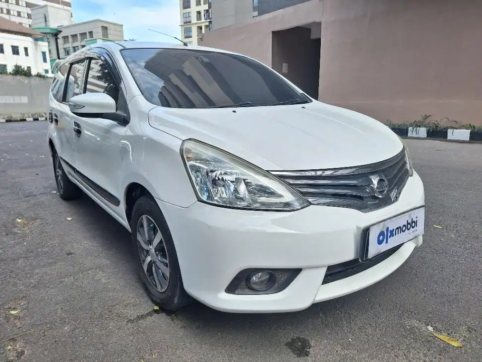 DP MURAH Nissan Grand livina 1.5 XV Bensin-AT 2017 Putih CSZFB