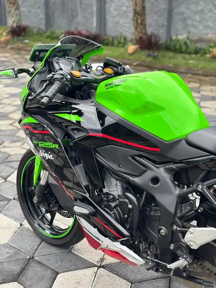Kawasaki ZX 25R ABS 2023 KRT Hijau Odo 3rb Koko Motor