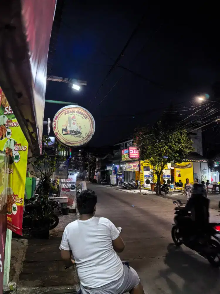 Di cari karyawan di ayam gepuk pak gembus cabang warakas