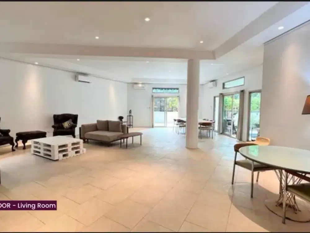 Disewakan Rumah Widya Chandra Scbd, Jakarta Selatan