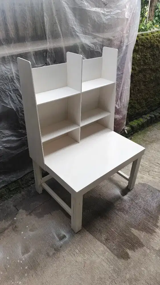 Meja belajar / meja rias/ meja serbaguna