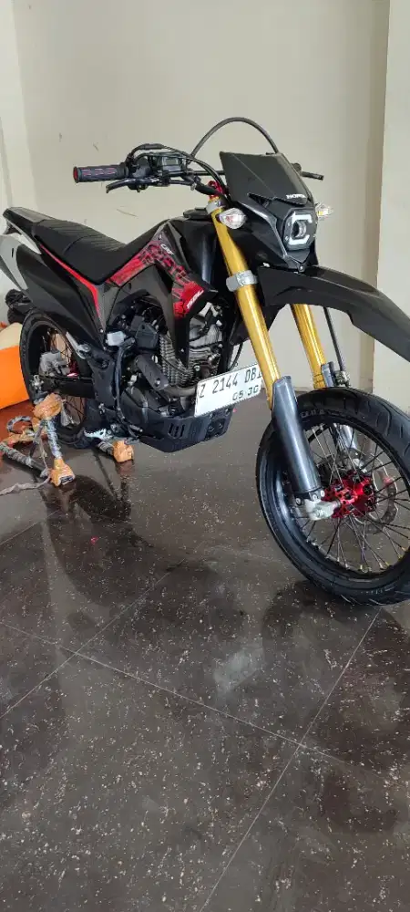 CRF SUPERMOTO 2023.