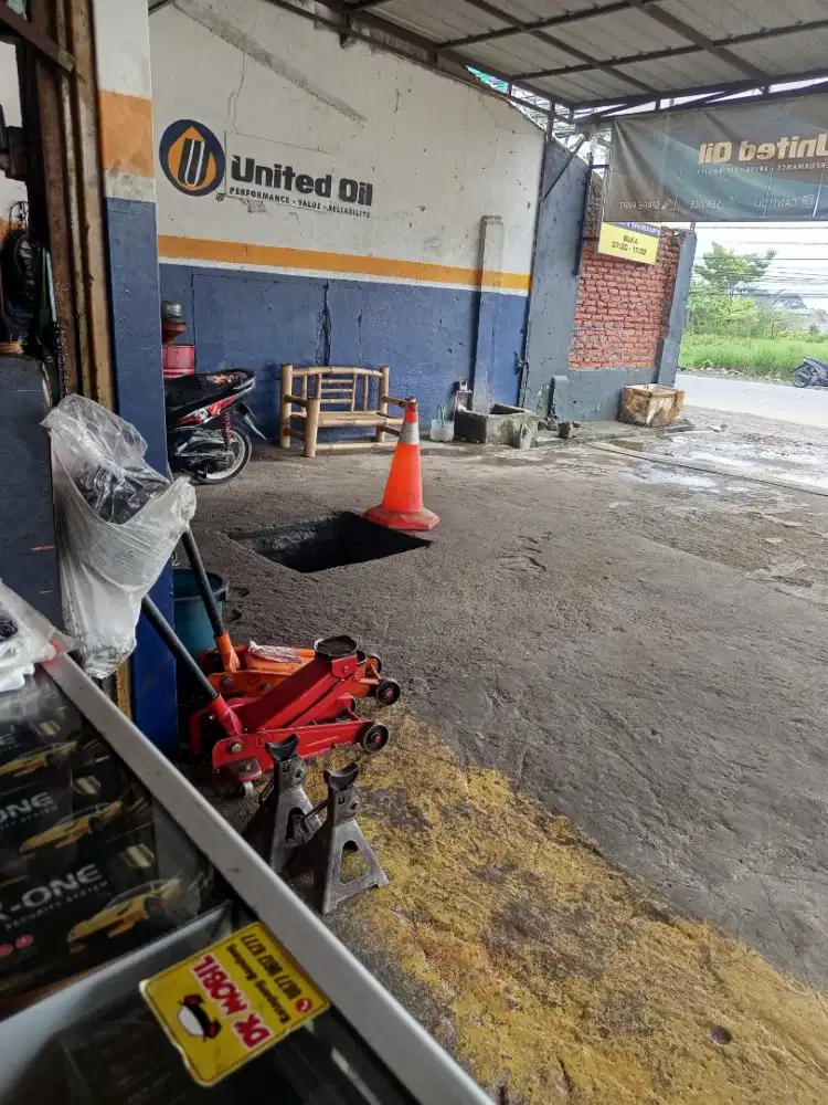 Di cari helper montir mobil