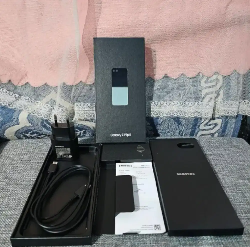 SAMSUNG Z FLIP 5 256GB FULLSET MULUS LIKE NEW NOMINUS