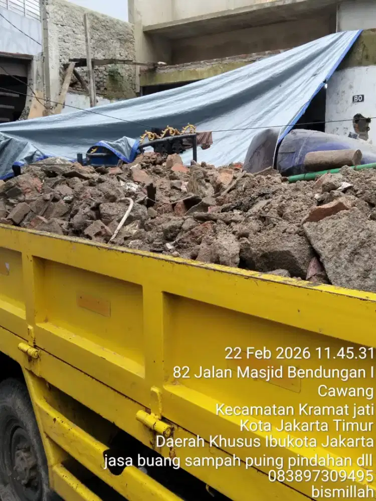 Jasa buang puing tanah