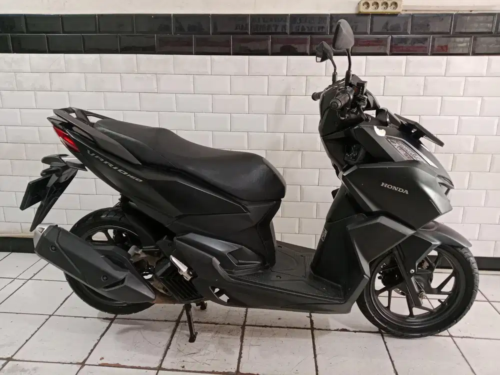 Jual/tukar tambah Honda vario 160 cbs tahun 2023