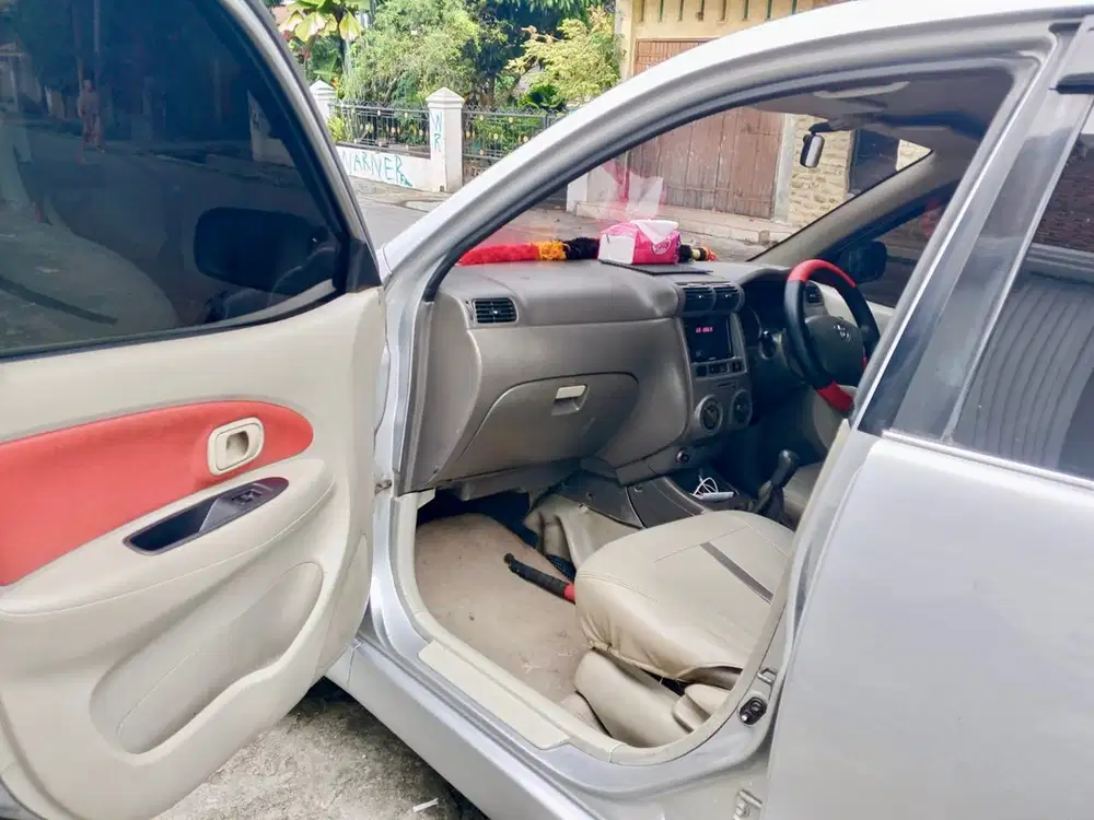 Toyota Avanza 2011 Bensin