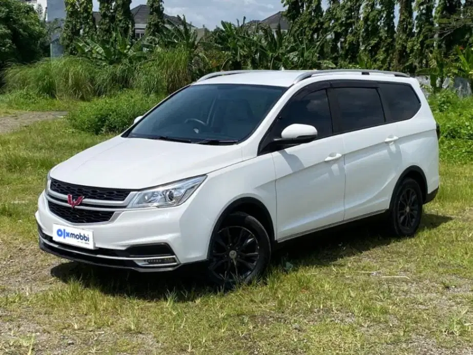 Wuling Cortez 1.5S T Bensin-MT 2021 Putih PIE