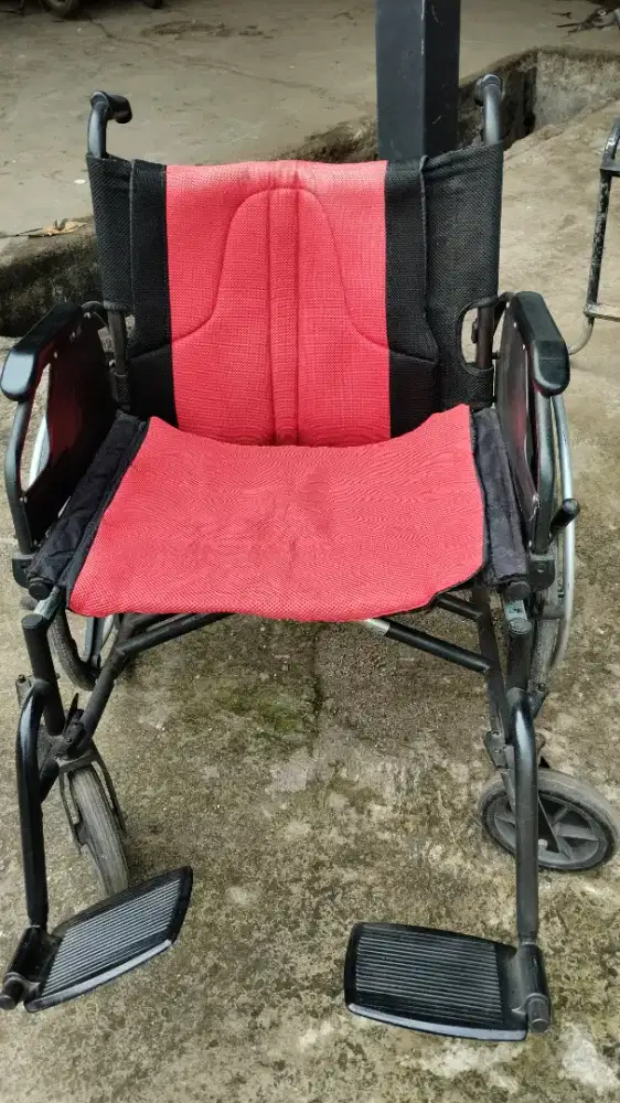 Kursi roda Avico Jumbo