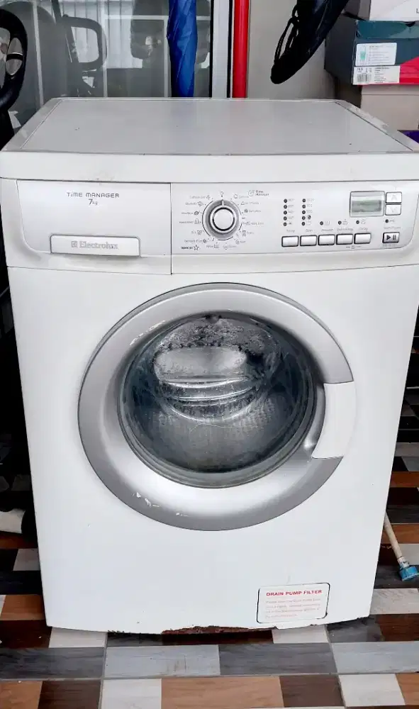 Mesin Cuci Electrolux 7 Kg Mati (modul masih nyala - motor mati)