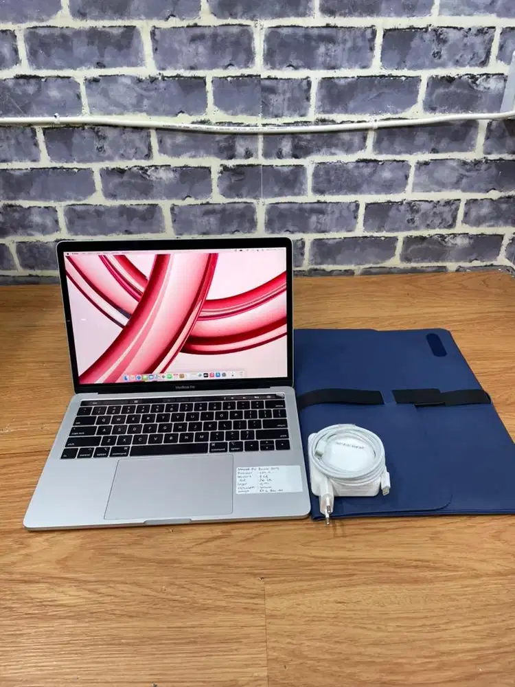 Macbook Pro Retina 13 2019, Garansi 2bulan