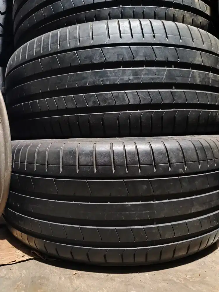 Pirelli pzero runflat 285 45 R21