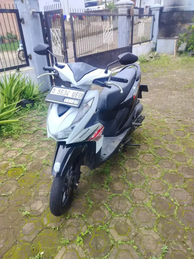 Dijual motor honda beat edisi ganti unit.