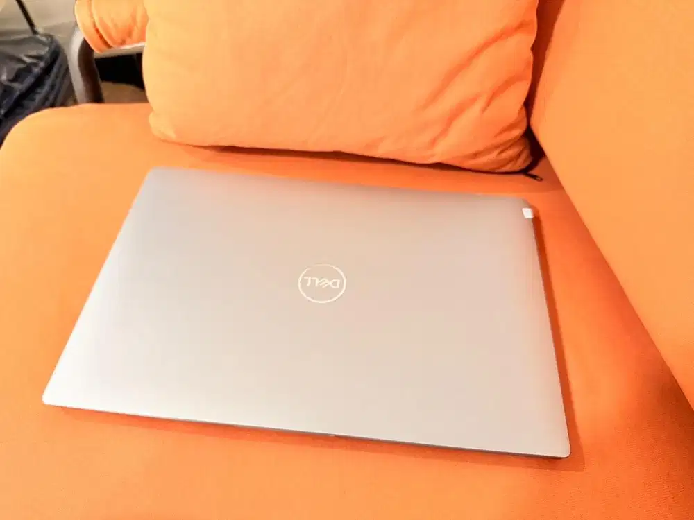 Laptop Touchreen Dell 7400 Core i7 Ram 16 gb