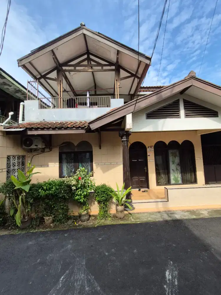 Dijual rumah 2 lantai siap huni