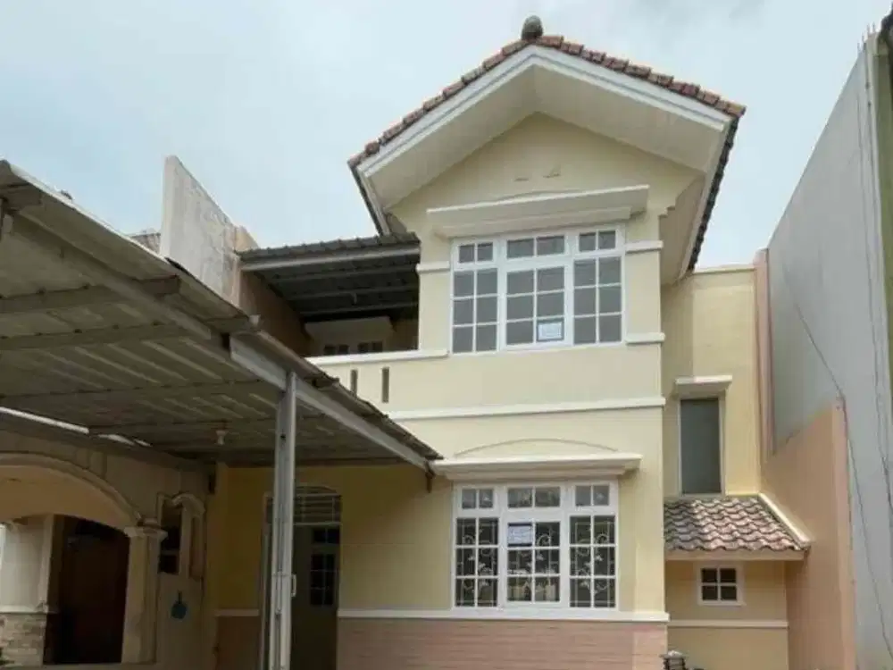 Rumah siap huni di Legenda Wisata.