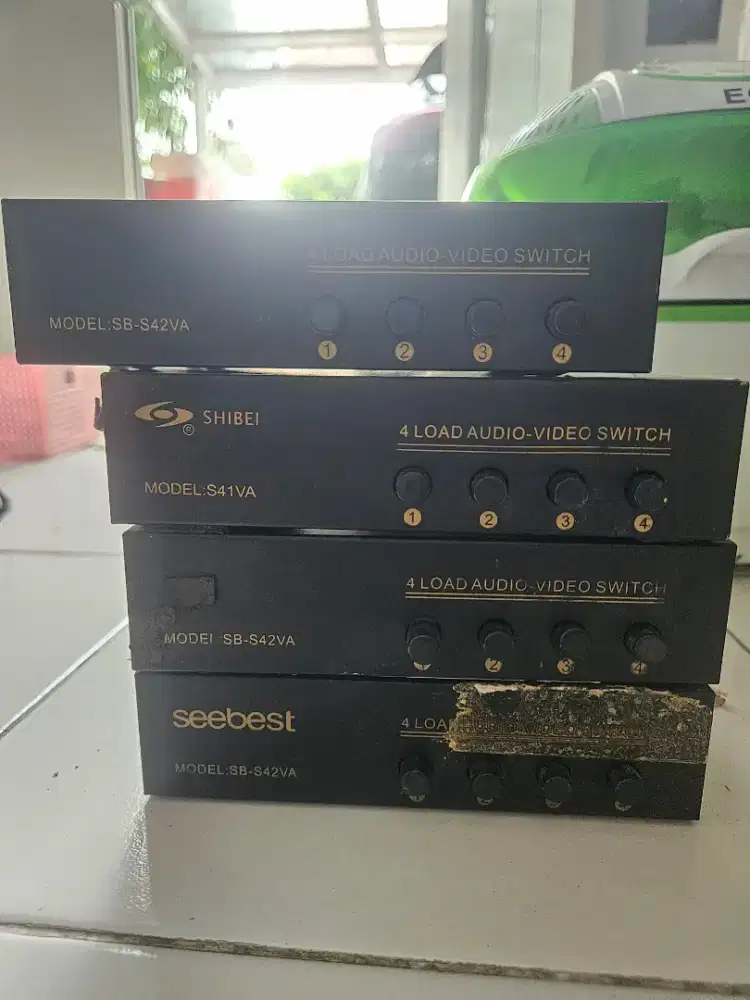 4load audio video switch & color Quad system untuk cctv