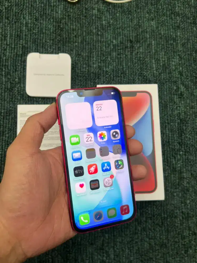 Iphone 14 128 resmi iBox 
Kondisi sangat normal sentuhan smooth