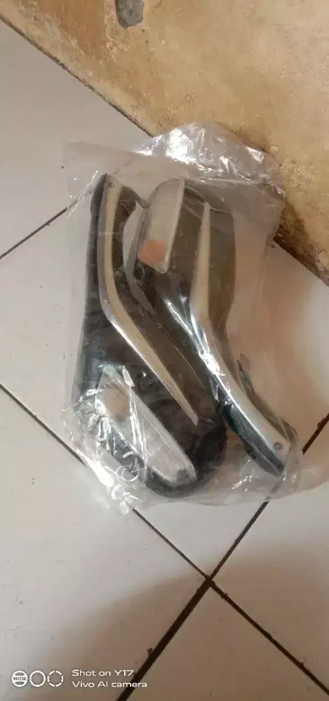 Spion kalcer Universal ada lampu send