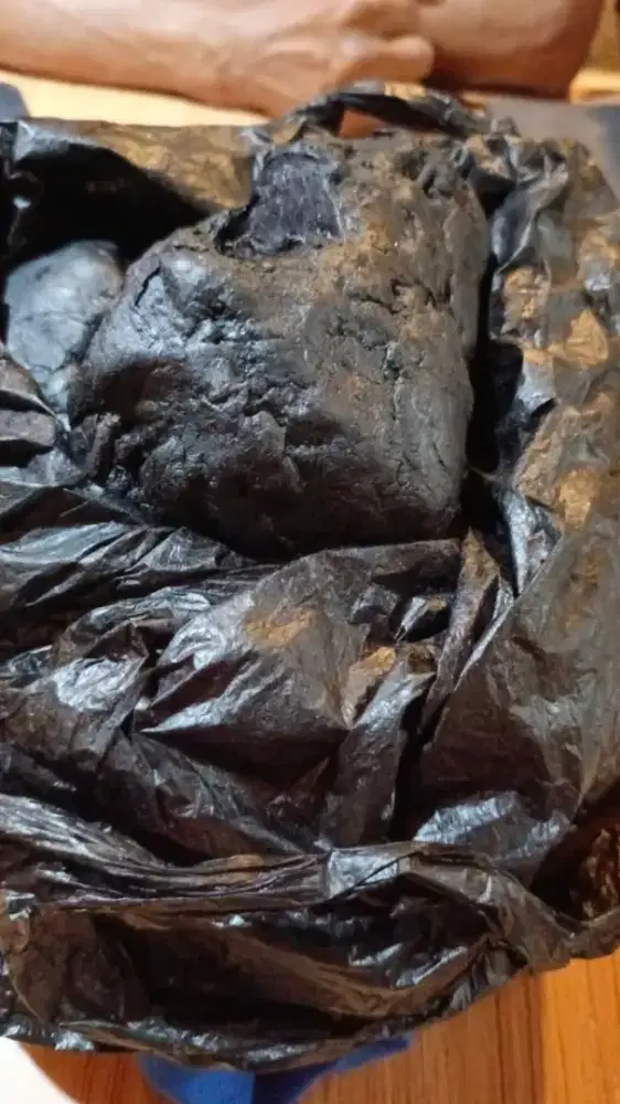 Ambergris kentalan muntahan ikan paus per KG.