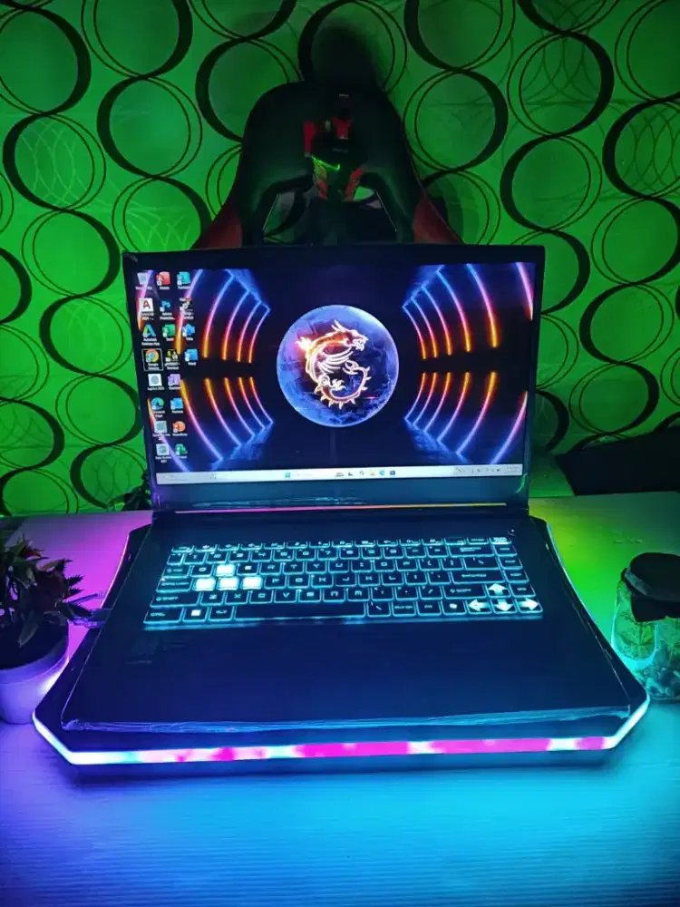 Laptop Gaming MSI THIN 15 NVIDIA RTX GEN 12 SSD 512Gb Like NEW FULLSET