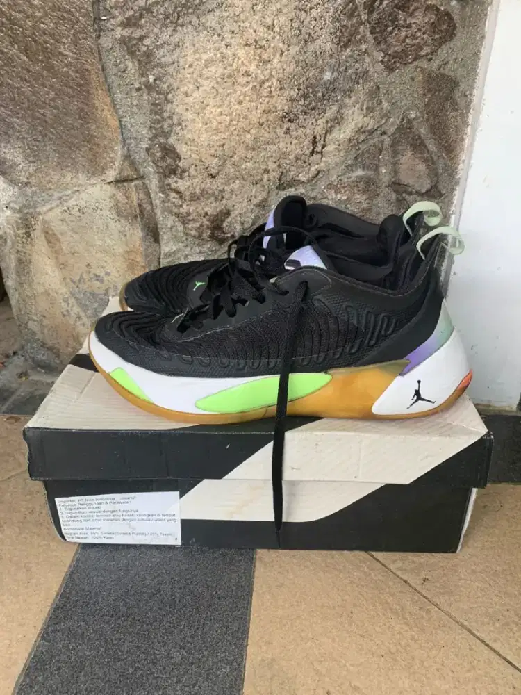 Jual sepatu basket luka 1