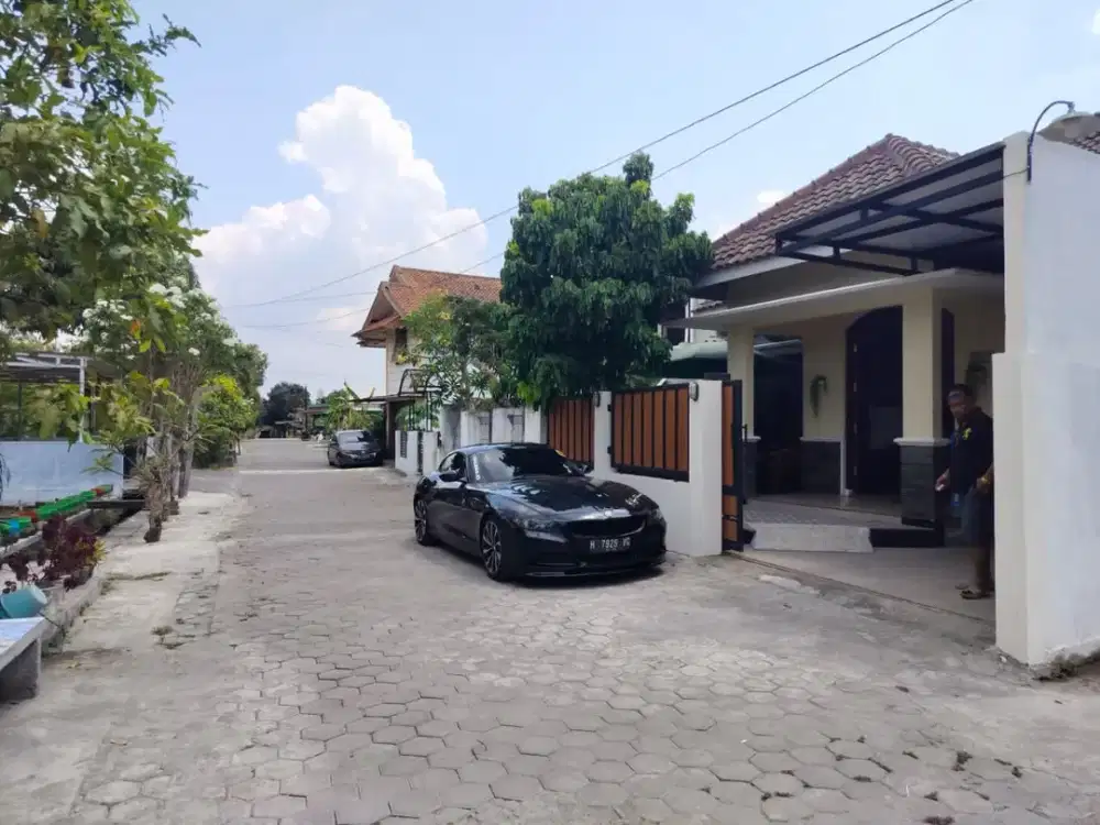 Dijual rumah 2 lantai siap huni bonus kolam renang lokasi tegaltirto berbah yogyakarta