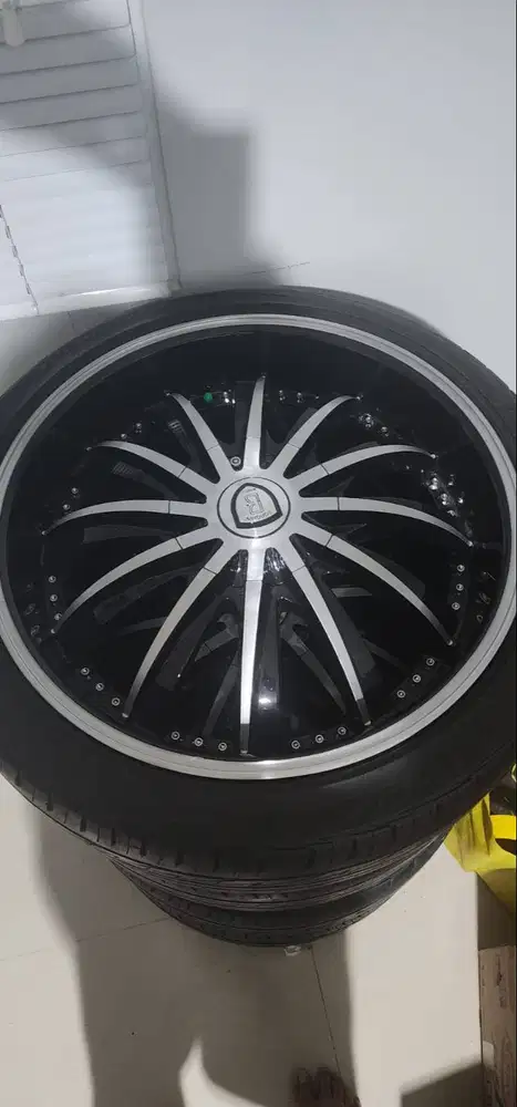 Jual Velg R18 PCD 5x114,3 Borghini Whells (non lokal)