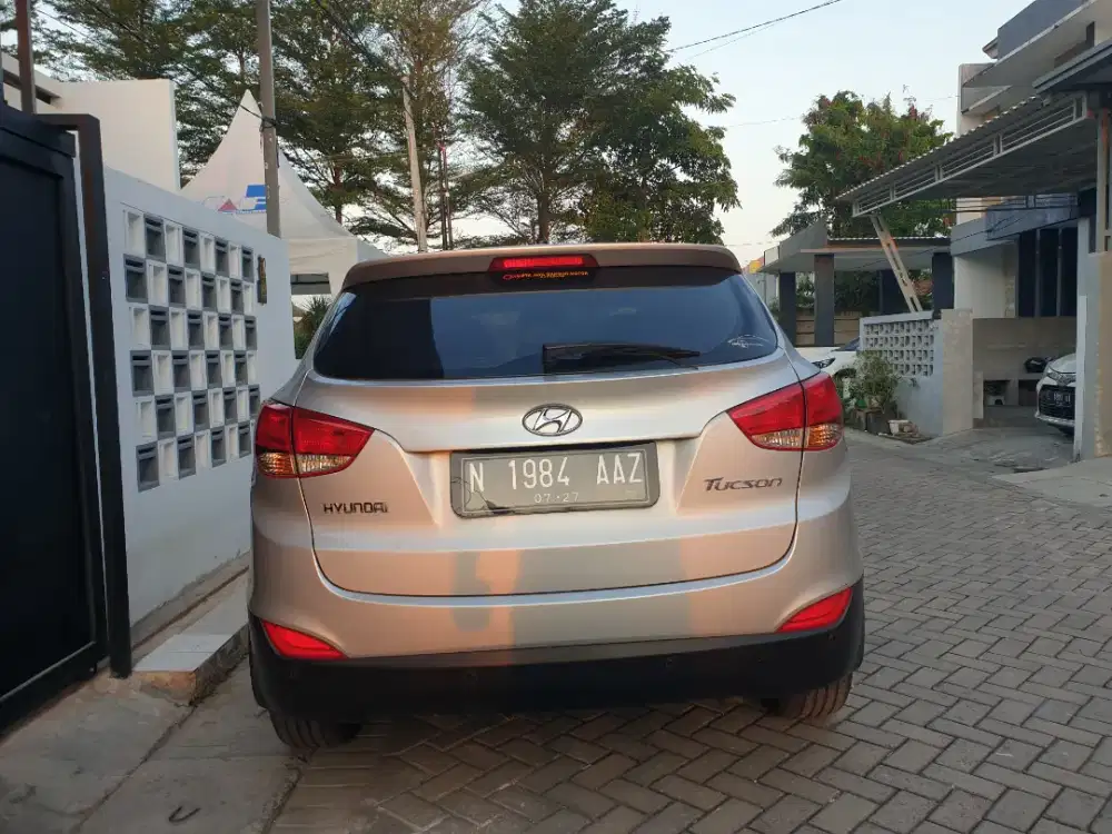 TUCSON MOBIL TERAWAT 2011 .