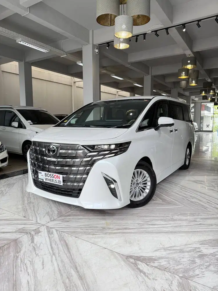 CASH BRAND NEW Toyota Alphard Hybrid Welcab (Newest Generation)