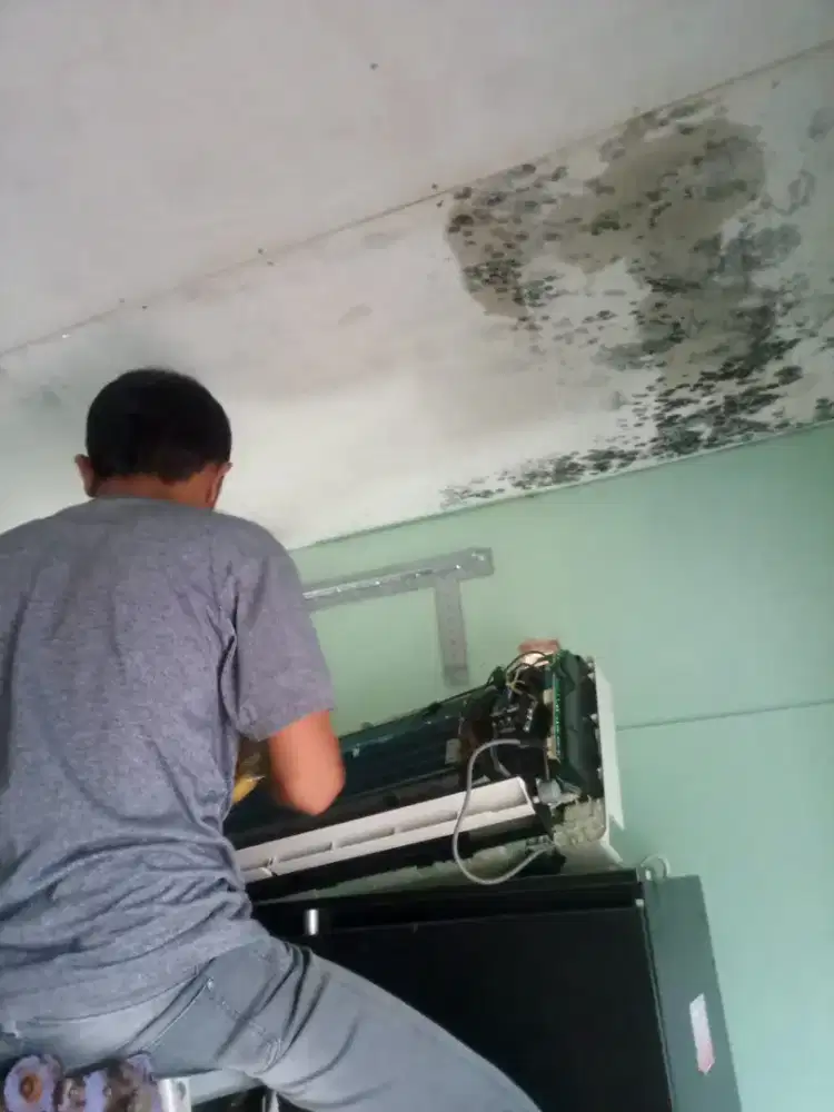 Service AC, bongkar pasang AC, isi freon & juaL beLi aC dll