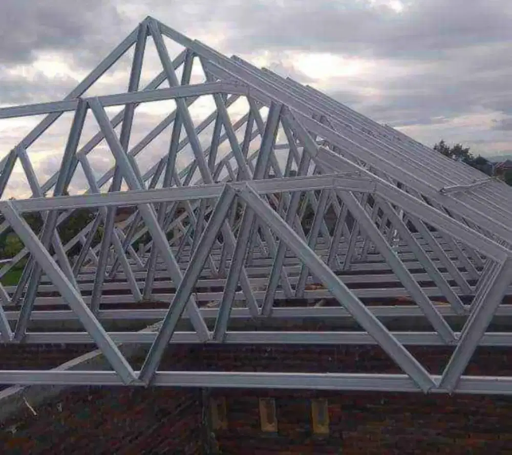 Baja ringan kanal c rangka atap rumah efisie, efektif + bergaransi