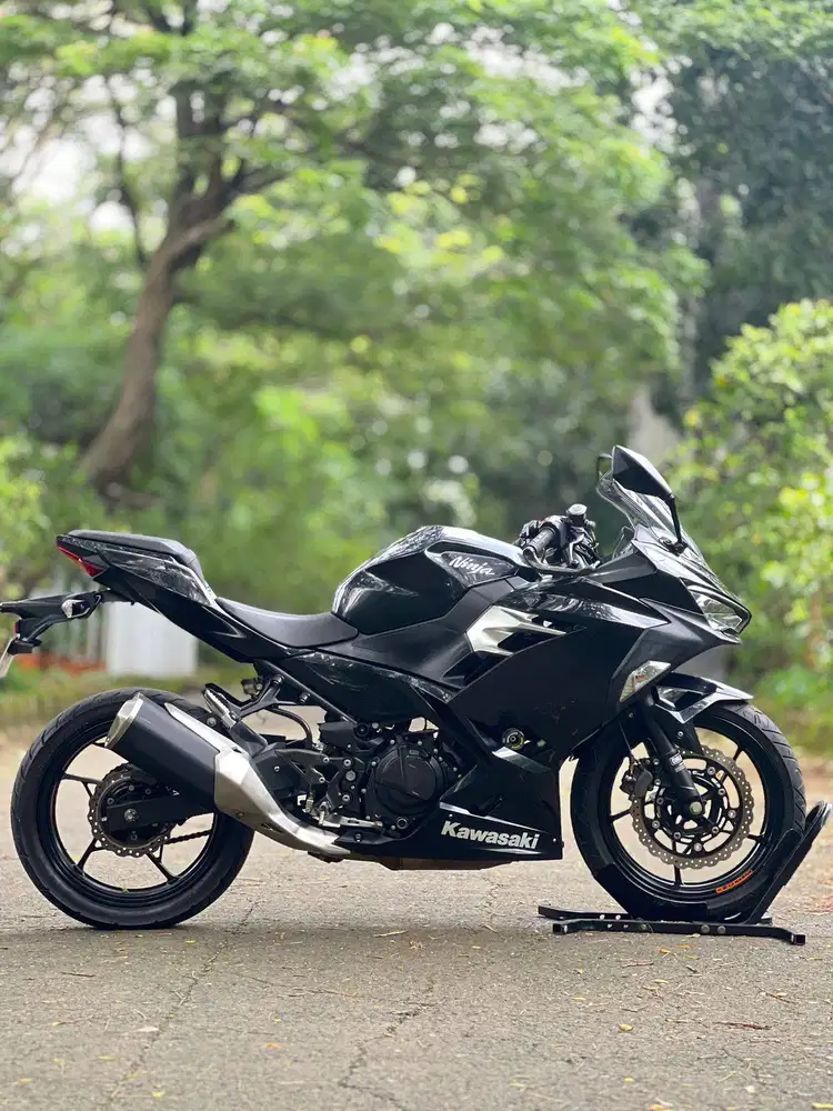 KAWASAKI NEW NINJA 250 FI 2018 HITAM KM 19K PAJAK ON KAYAK BARU