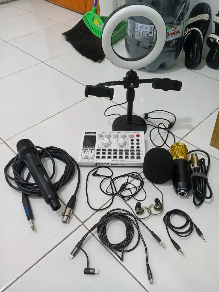 Alat musik live karaoke