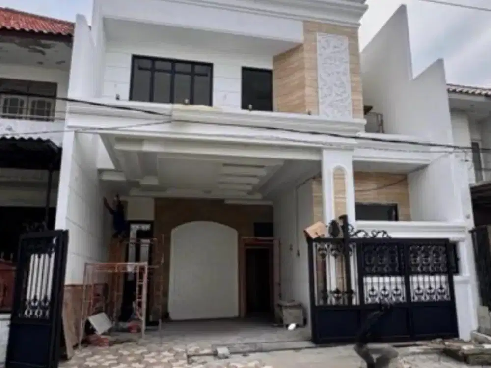 Dijual Rumah Bagus & Strategis Dekat Galaxy Mall, Surabaya
