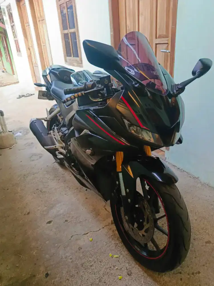 YAMAHA R15 2018