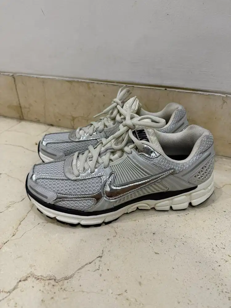 Nike Vomero 5 Chrome Metallic Silver ORI size US 10