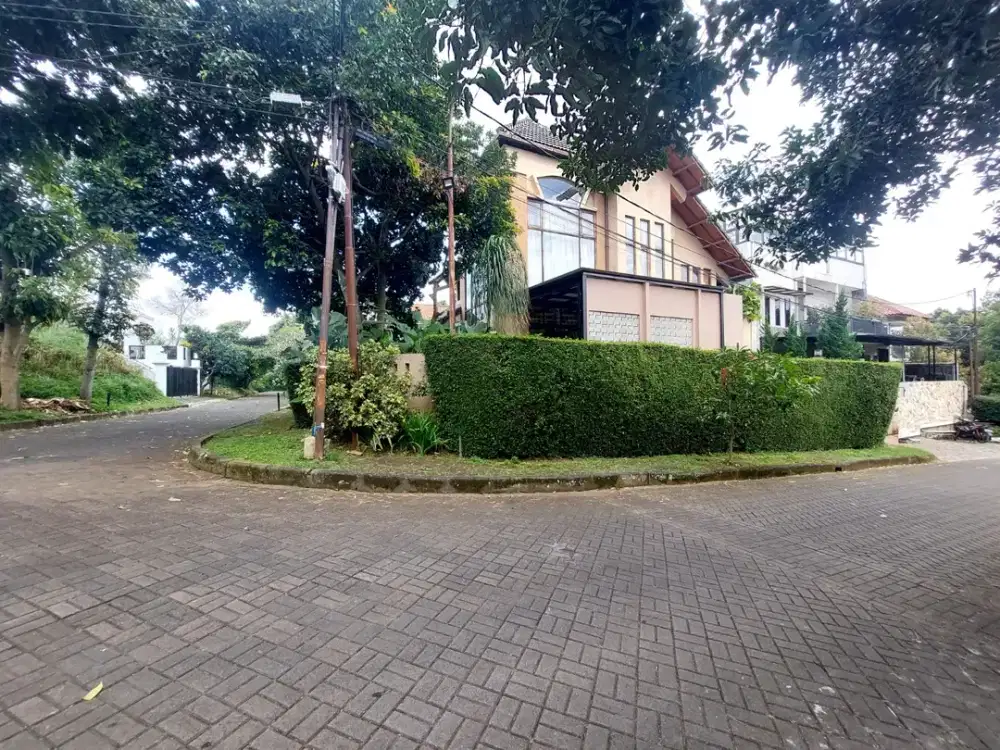 Dijual Rumah asri sangat terawat di  Setiabudi Regency Bandung