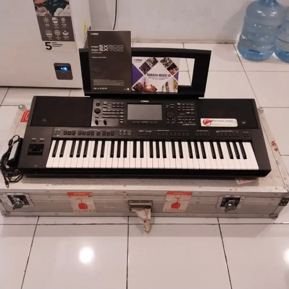 Full Sampling Yamaha PSR SX700 + Hardcase