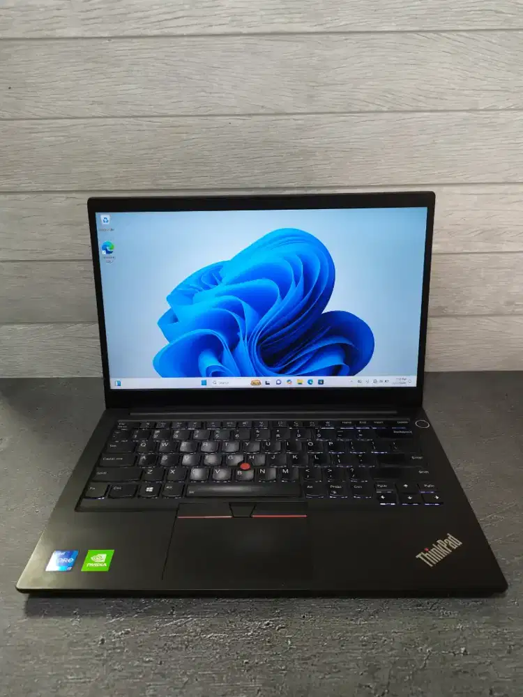 Lenovo Thinkpad E14 core i7 Gen11 Nvidia MX450 Ram 16gb Ssd 512gb