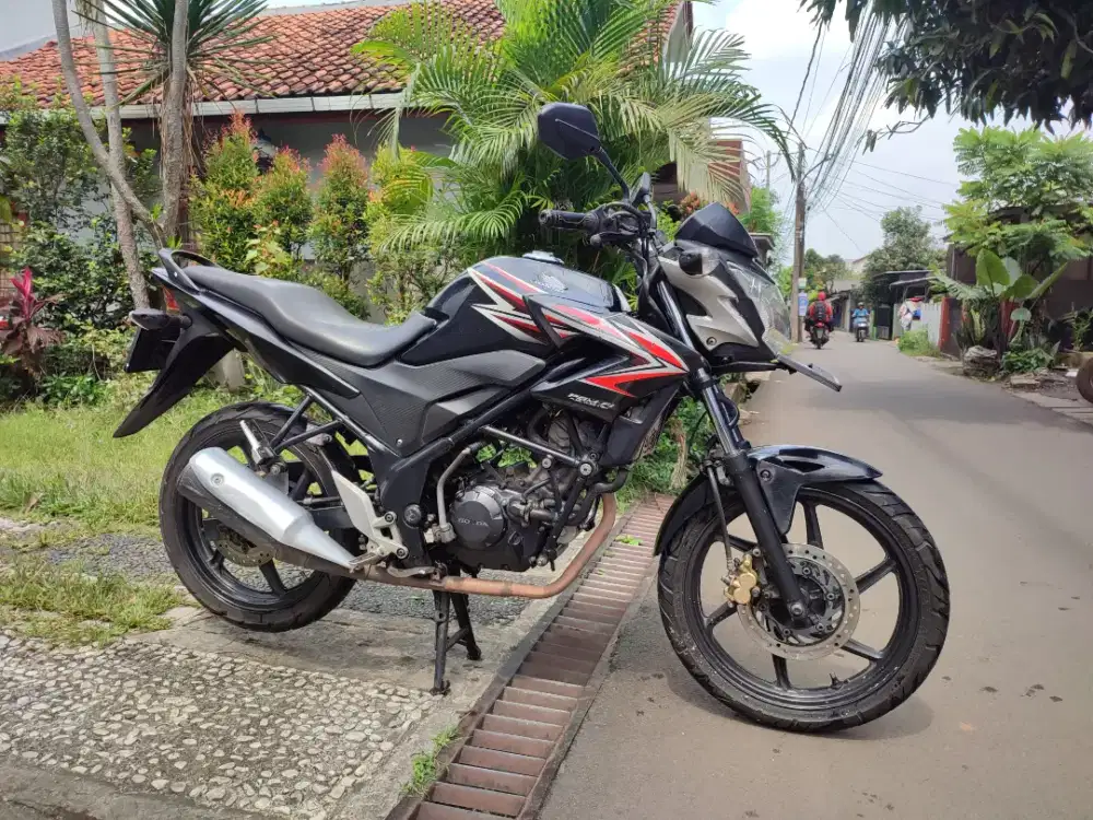 HONDA CB 150R OLD TAHUN 2013 BAGUS