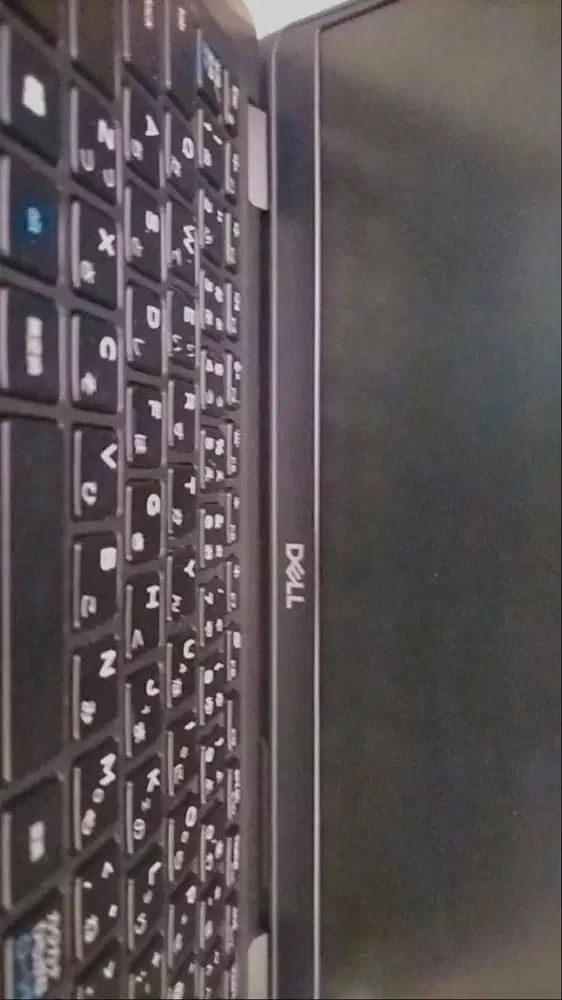 Dell Latitude 5300 Slim Ringan - Intel Core i5 Gen 8 RAM 8GB SSD 256