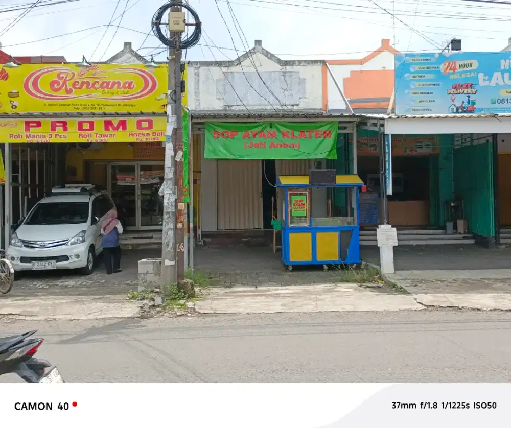 Oper Kontrak Ruko Strategis Zamrud