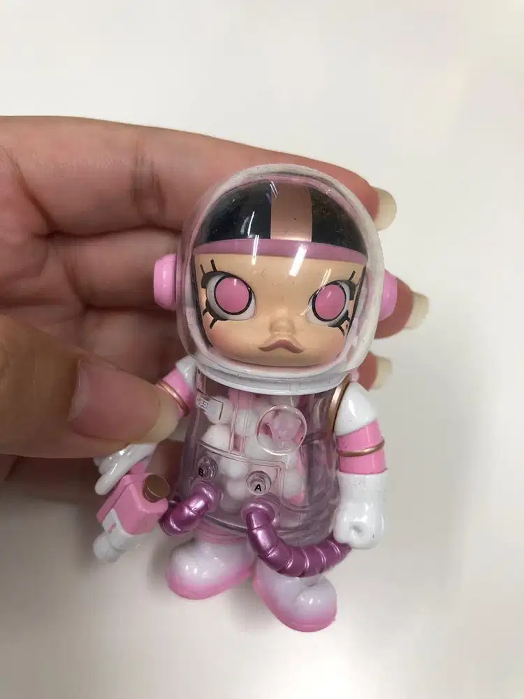 Figure POPMART Kennys work